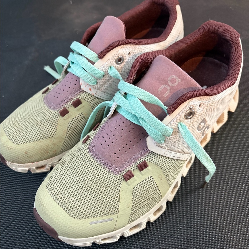 On Running Cloud 5 Ice/Haze Shoes Women’s Size 7.5 - Picture 2 of 5